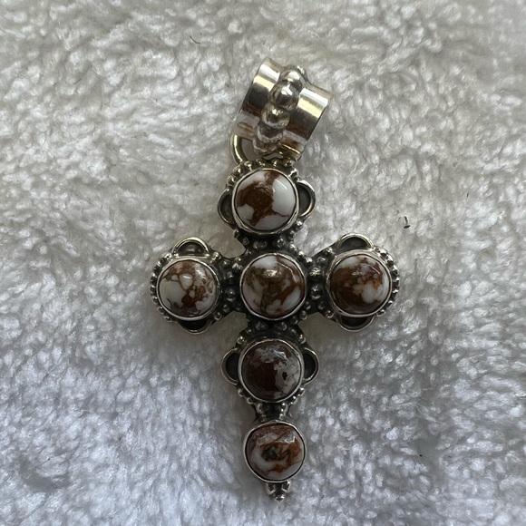 Sterling silver wild horse cross pendant - Picture 2 of 3